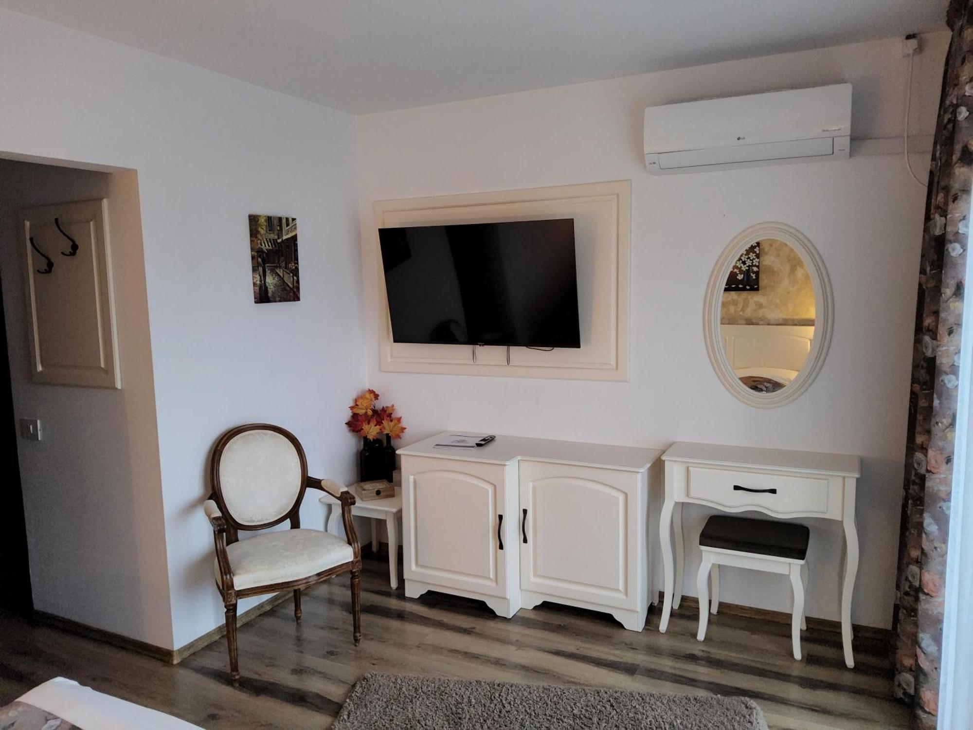 Pensiunea Casa Moldoveana Piatra Neamţ Exterior foto