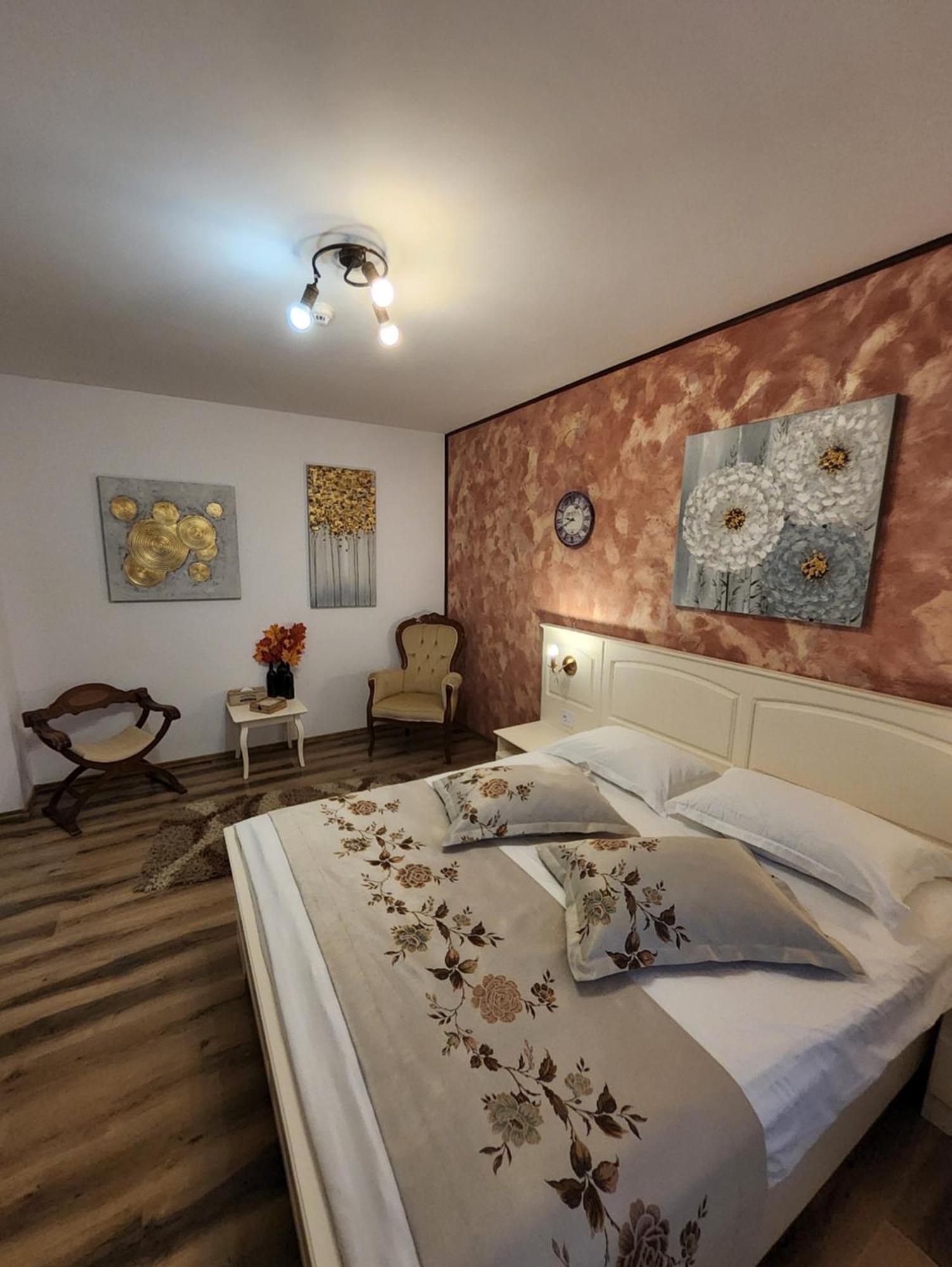 Pensiunea Casa Moldoveana Piatra Neamţ Exterior foto