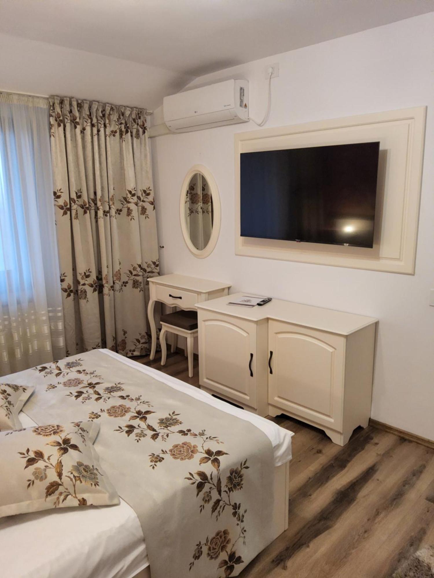 Pensiunea Casa Moldoveana Piatra Neamţ Exterior foto