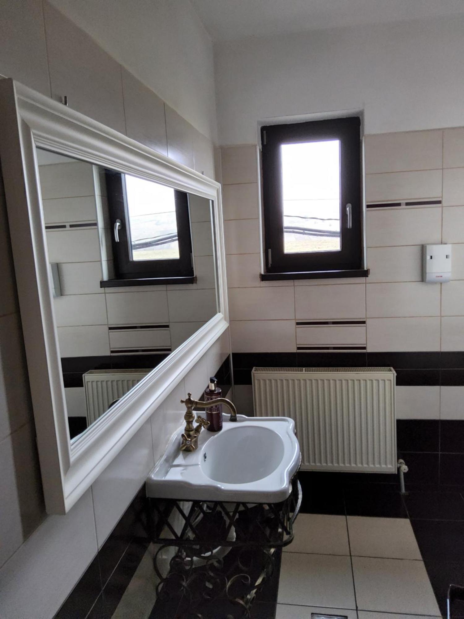 Pensiunea Casa Moldoveana Piatra Neamţ Exterior foto
